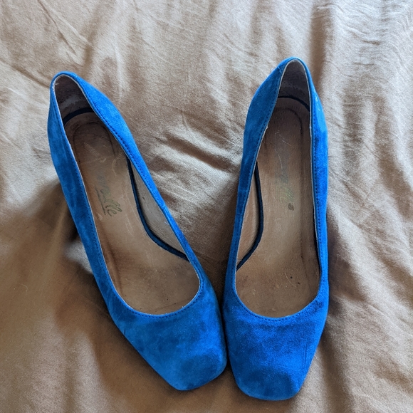 L'INTERVALLE blue suede heels - Picture 2 of 5